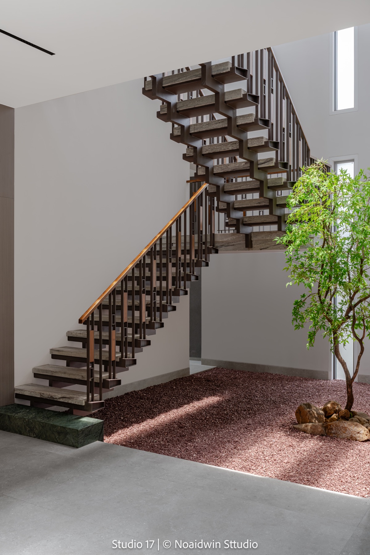 BALDANIYA HOME sculptural staircase