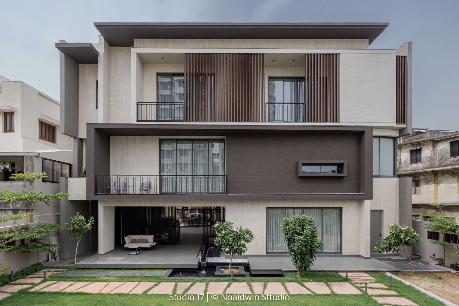 BALDANIYA HOME contemporary facade