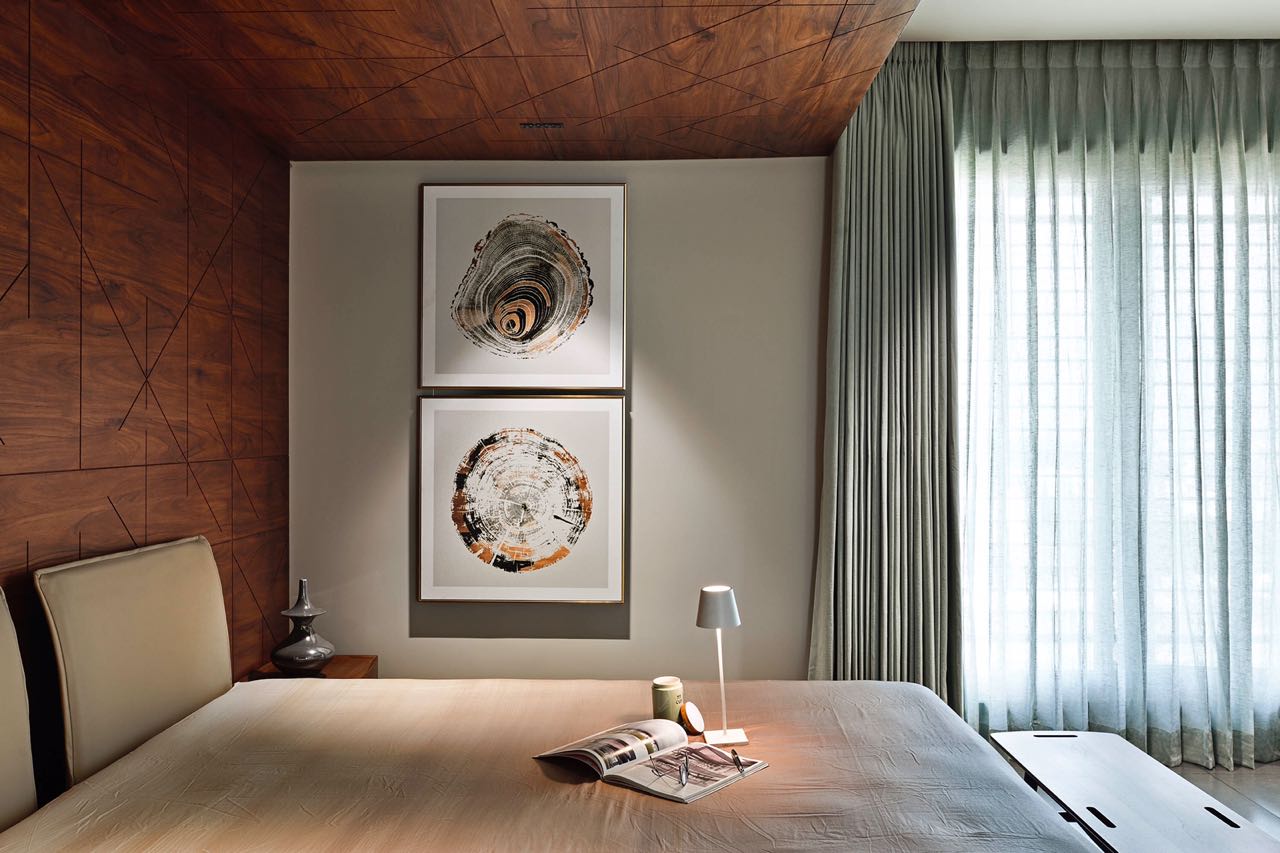 MA HOME bedroom with inlaid teak ceiling and sheer curtains along the window wall